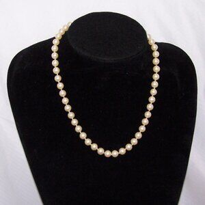VTG  9" Faux Pearl Necklace
